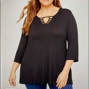 Black Shirt. 3/4 Sleeves.  Pull Over. Scoop Neck.